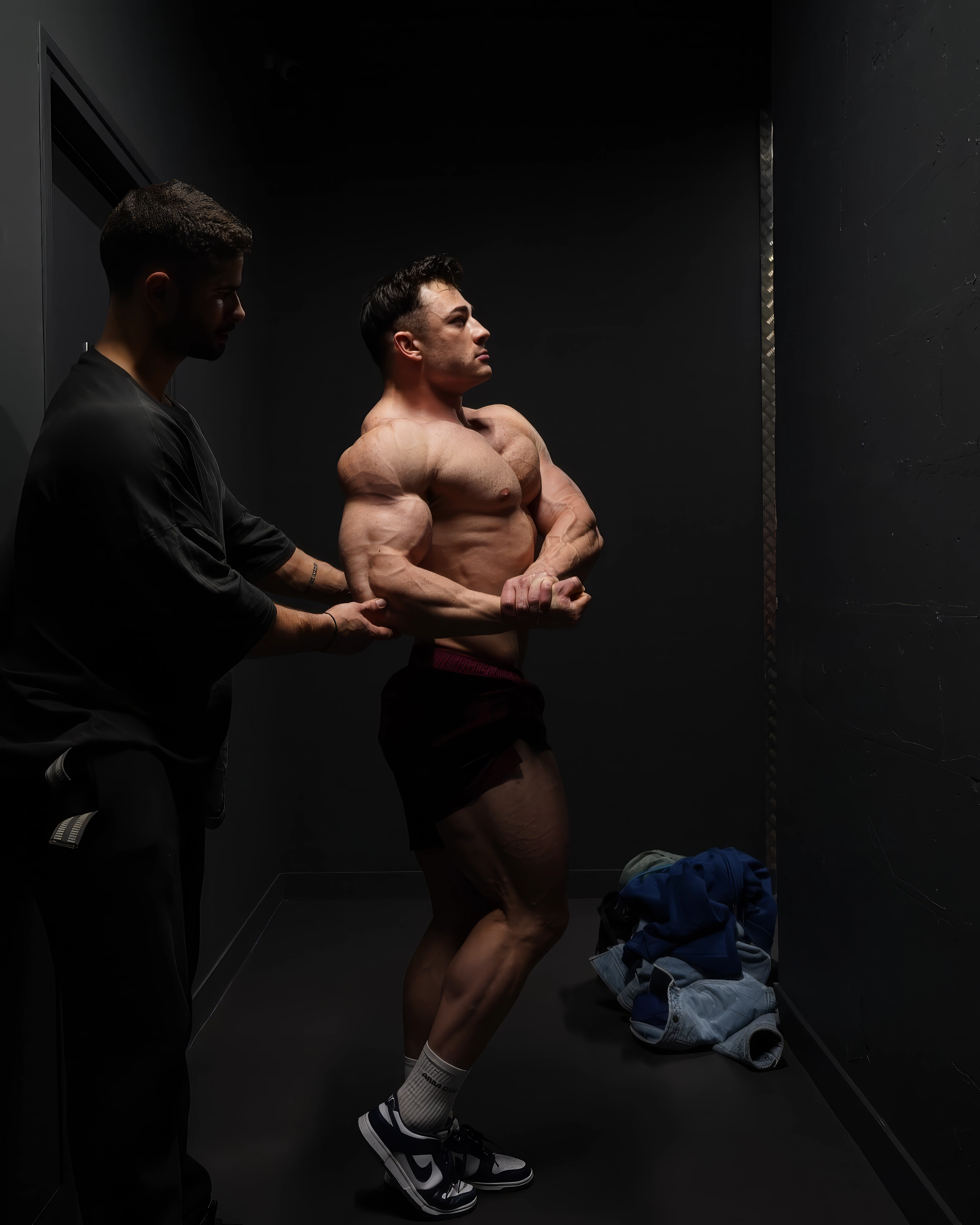 coach de musculation en action